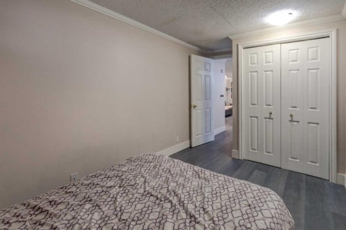 36 Hawksley Crescent Nw, Calgary, AB - Indoor Photo Showing Bedroom