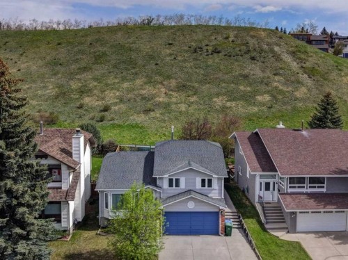 36 Hawksley Crescent Nw, Calgary, AB - Outdoor