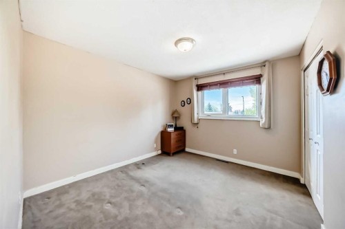 1220 73 Avenue Sw, Calgary, AB - Indoor Photo Showing Other Room