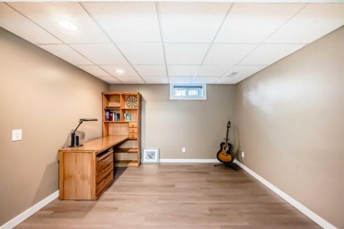 1220 73 Avenue Sw, Calgary, AB - Indoor Photo Showing Basement