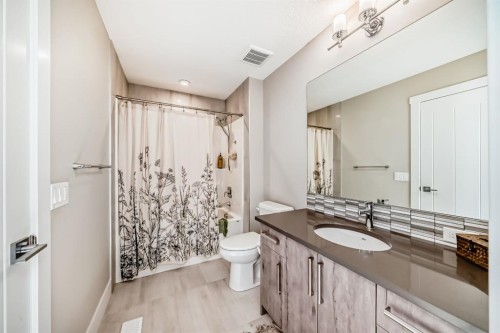 68 Mahogany Gardens Se, Calgary, AB - Indoor Photo Showing Bathroom
