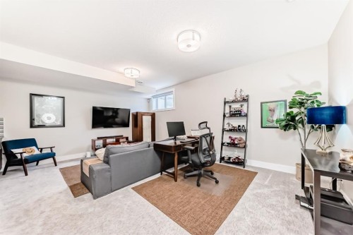 68 Mahogany Gardens Se, Calgary, AB - Indoor Photo Showing Other Room