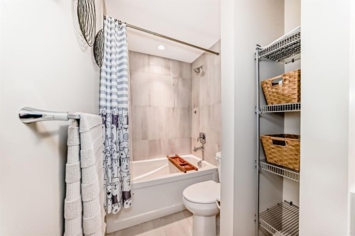 68 Mahogany Gardens Se, Calgary, AB - Indoor Photo Showing Bathroom