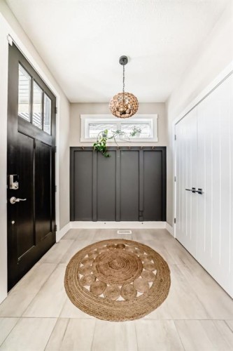 68 Mahogany Gardens Se, Calgary, AB - Indoor Photo Showing Other Room