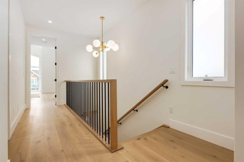 631 28 Avenue Nw, Calgary, AB - Indoor Photo Showing Other Room