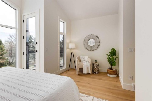 631 28 Avenue Nw, Calgary, AB - Indoor Photo Showing Bedroom