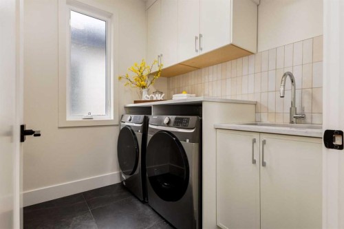 631 28 Avenue Nw, Calgary, AB - Indoor Photo Showing Laundry Room