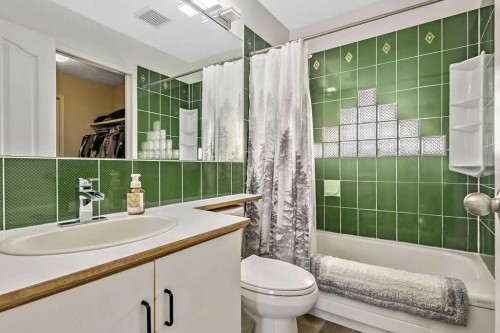 52 Hunters Crescent, Okotoks, AB - Indoor Photo Showing Bathroom
