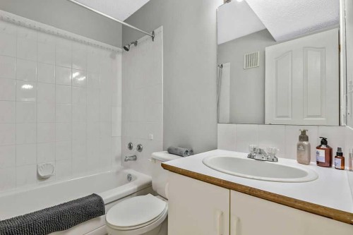 52 Hunters Crescent, Okotoks, AB - Indoor Photo Showing Bathroom