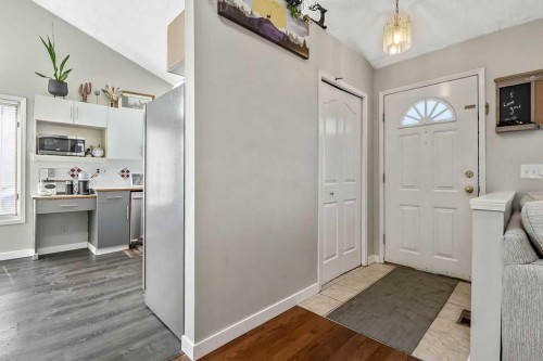 52 Hunters Crescent, Okotoks, AB - Indoor