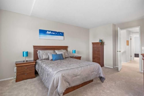 142 Sierra Nevada Green Sw, Calgary, AB - Indoor Photo Showing Bedroom