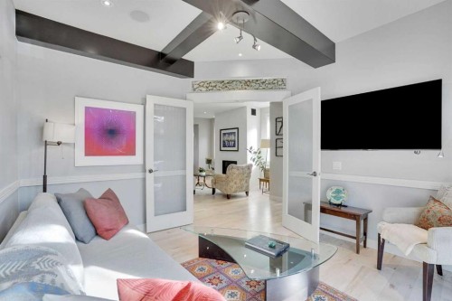 4120 16 Street Sw, Calgary, AB - Indoor Photo Showing Other Room