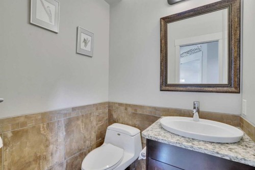 4120 16 Street Sw, Calgary, AB - Indoor Photo Showing Bathroom
