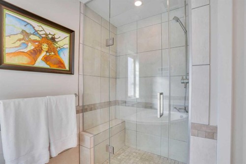 4120 16 Street Sw, Calgary, AB - Indoor Photo Showing Bathroom