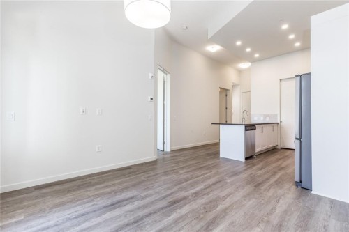 109-12 Mahogany Path Se, Calgary, AB - Indoor Photo Showing Kitchen