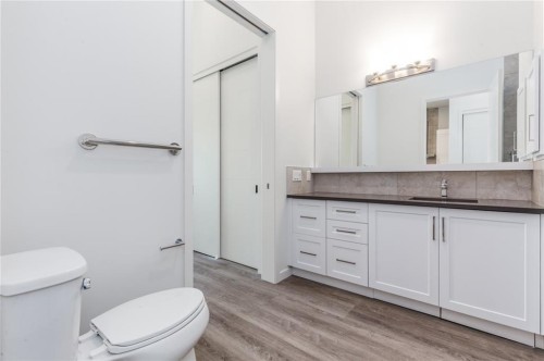 109-12 Mahogany Path Se, Calgary, AB - Indoor Photo Showing Bathroom
