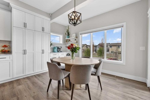 652 Reynolds Crescent Sw, Airdrie, AB - Indoor Photo Showing Dining Room