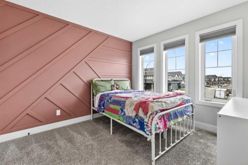 652 Reynolds Crescent Sw, Airdrie, AB - Indoor Photo Showing Bedroom