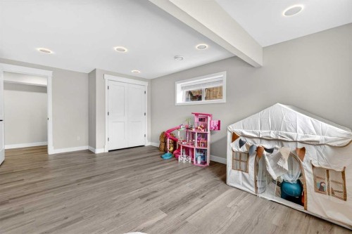 652 Reynolds Crescent Sw, Airdrie, AB - Indoor Photo Showing Other Room