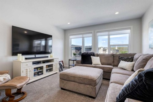 77 Walgrove Gardens Se, Calgary, AB - Indoor Photo Showing Living Room