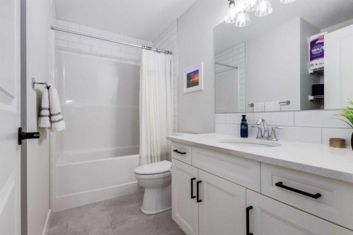 77 Walgrove Gardens Se, Calgary, AB - Indoor Photo Showing Bathroom