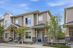 86 Cougar Ridge Landing SW Calgary, AB T3H 0X8