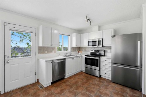 249 Citadel Point Nw, Calgary, AB - Indoor Photo Showing Kitchen With Stainless Steel Kitchen