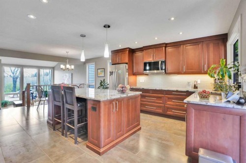 95 Edenwold Crescent Nw, Calgary, AB - Indoor Photo Showing Kitchen With Upgraded Kitchen