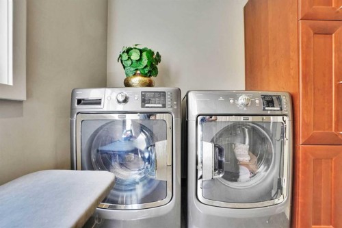 95 Edenwold Crescent Nw, Calgary, AB - Indoor Photo Showing Laundry Room