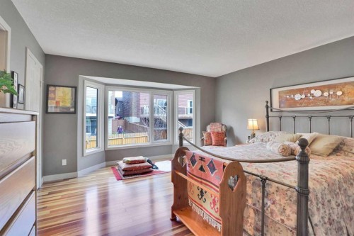 95 Edenwold Crescent Nw, Calgary, AB - Indoor Photo Showing Bedroom