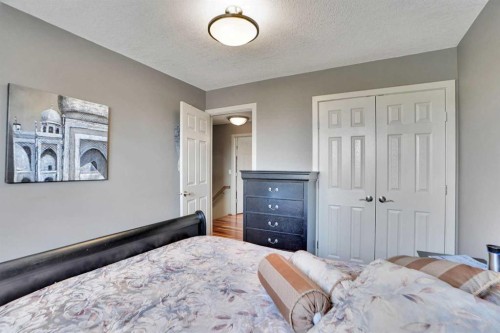 95 Edenwold Crescent Nw, Calgary, AB - Indoor Photo Showing Bedroom