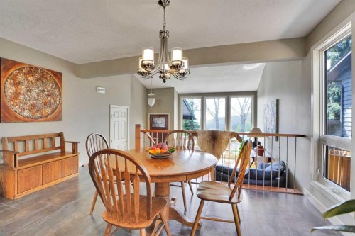 95 Edenwold Crescent Nw, Calgary, AB - Indoor Photo Showing Dining Room
