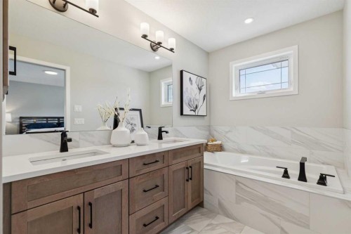 437 Magnolia Way Se, Calgary, AB - Indoor Photo Showing Bathroom