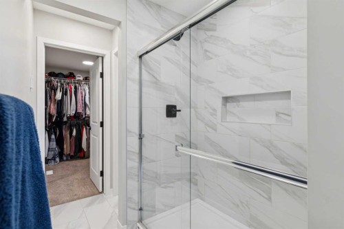 437 Magnolia Way Se, Calgary, AB - Indoor Photo Showing Other Room