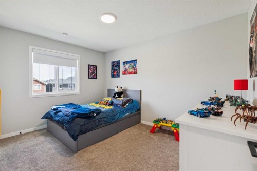 437 Magnolia Way Se, Calgary, AB - Indoor Photo Showing Bedroom