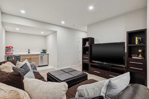 437 Magnolia Way Se, Calgary, AB - Indoor