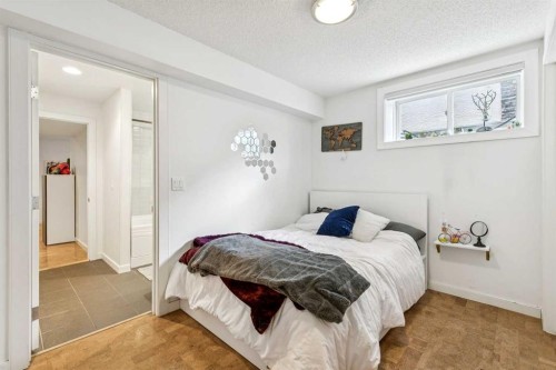 55 Wentworth Manor Sw, Calgary, AB - Indoor Photo Showing Bedroom