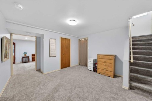 740 Hunterston Crescent Nw, Calgary, AB 