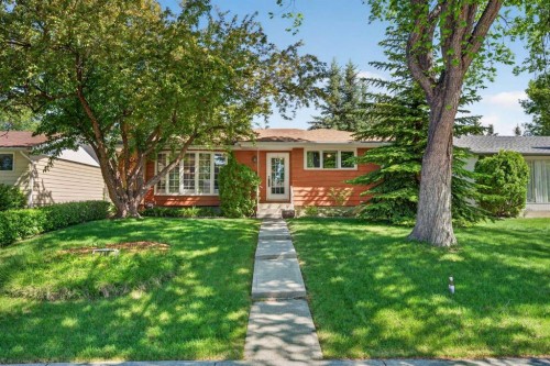 740 Hunterston Crescent Nw, Calgary, AB 