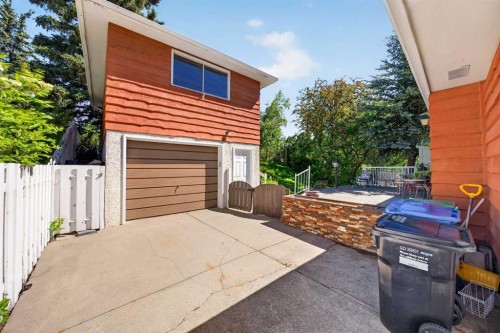 740 Hunterston Crescent Nw, Calgary, AB 
