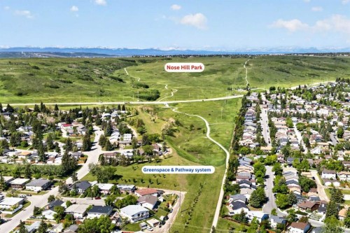 740 Hunterston Crescent Nw, Calgary, AB 