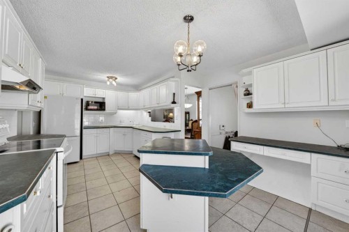 740 Hunterston Crescent Nw, Calgary, AB 