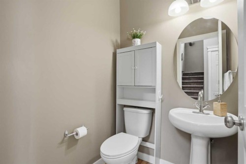 44 Westridge Crescent, Okotoks, AB - Indoor Photo Showing Bathroom