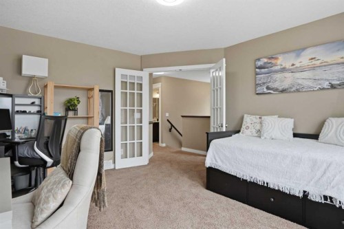 44 Westridge Crescent, Okotoks, AB - Indoor Photo Showing Bedroom