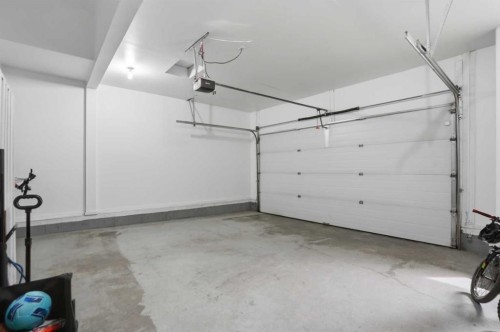 44 Westridge Crescent, Okotoks, AB - Indoor Photo Showing Garage
