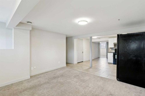 68 Templegreen Bay Ne, Calgary, AB - Indoor Photo Showing Other Room