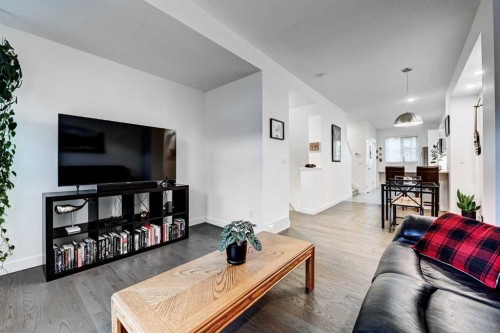105 Walden Common Se, Calgary, AB - Indoor Photo Showing Living Room
