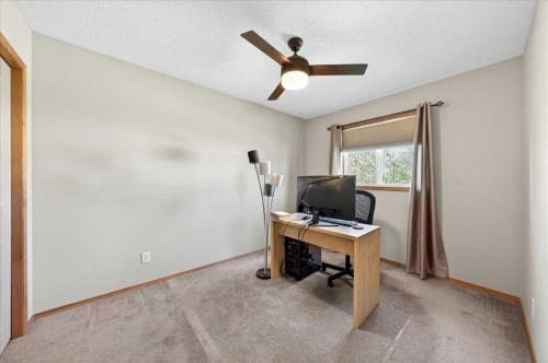 152 Chapman Close Se, Calgary, AB - Indoor Photo Showing Office