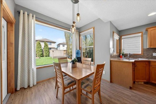 152 Chapman Close Se, Calgary, AB - Indoor Photo Showing Dining Room