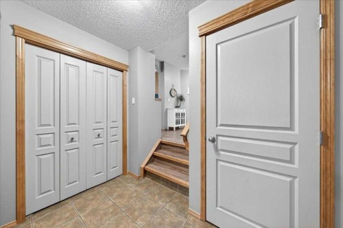 152 Chapman Close Se, Calgary, AB - Indoor Photo Showing Other Room